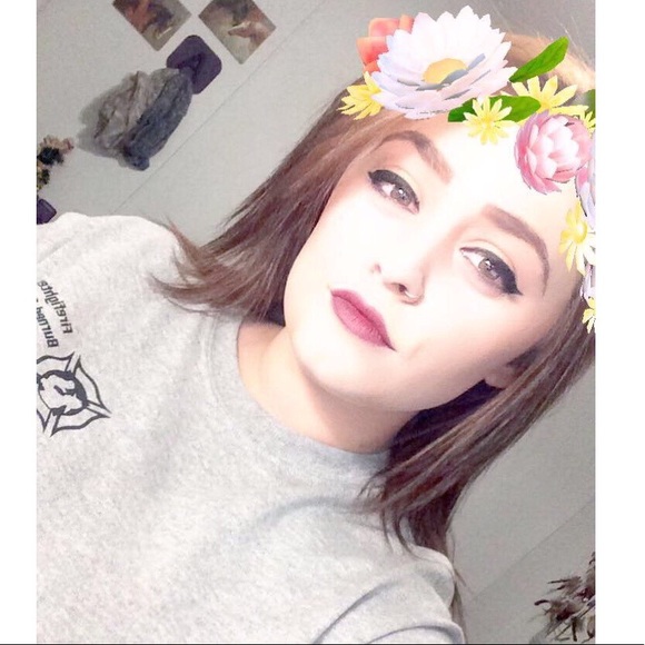 Meet your Posher, Alex Shea Atkins - Picture 2 of 8